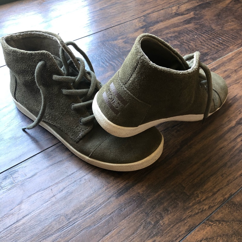 Toms high top shoes